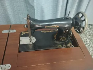 Máquina de coser antigua Hexagon