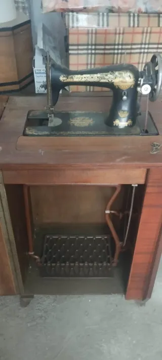 Máquina de coser Singer antigua