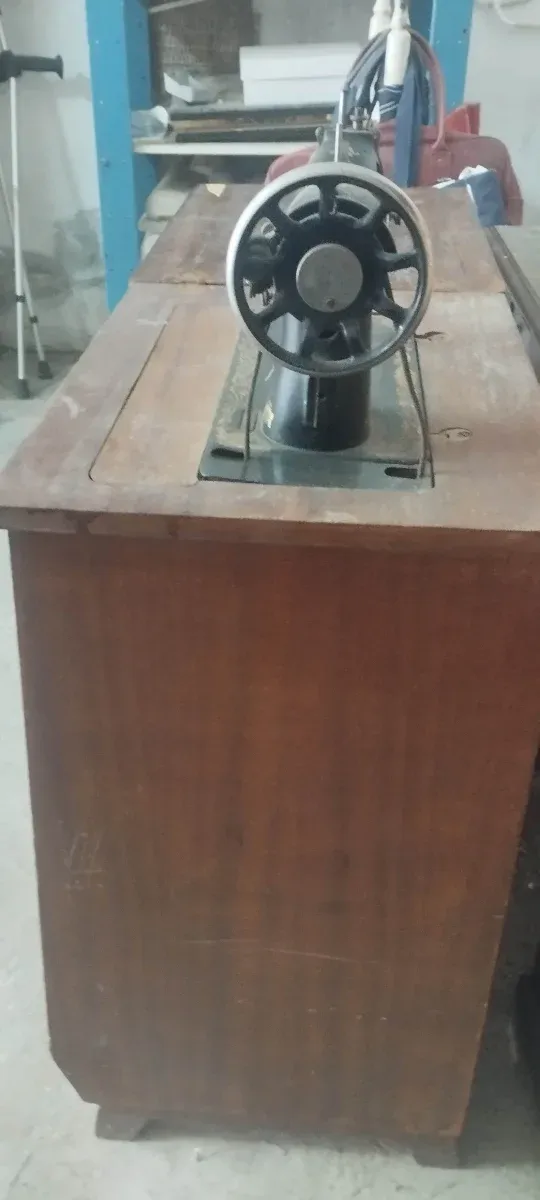 Máquina de coser Singer antigua