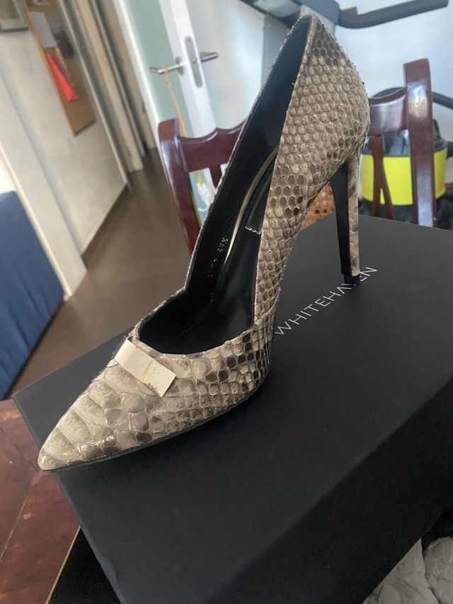 Zapatos de tacón SERENA WHITEHAVEN beige y oro