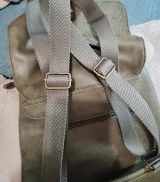 Mochila eco cuero verde militar/oliva