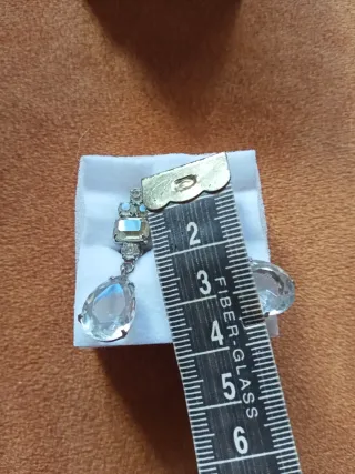 Pendientes antiguos plateados con piedras