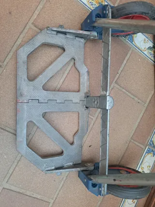 Caja de herramientas metálica HECO con Carro