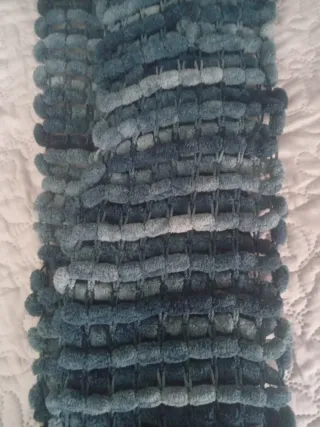 Sciarpa fatta a mano blu e verde acqua