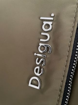 Bolso Desigual impermeable verde militar