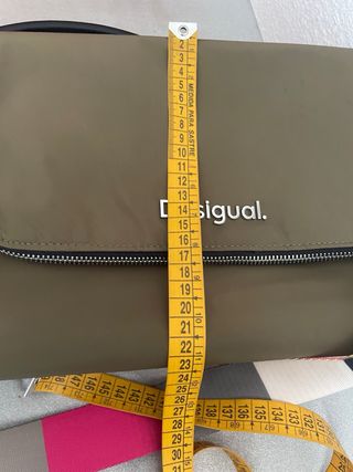 Bolso Desigual impermeable verde militar