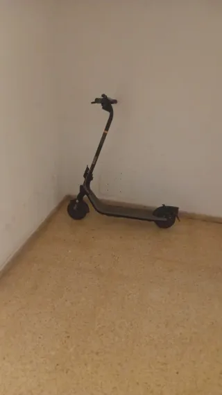 Patinete eléctrico en buen estado