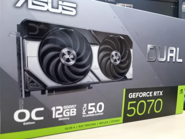 ASUS GeForce RTX5070 DUAL OC 12GB GDDR7