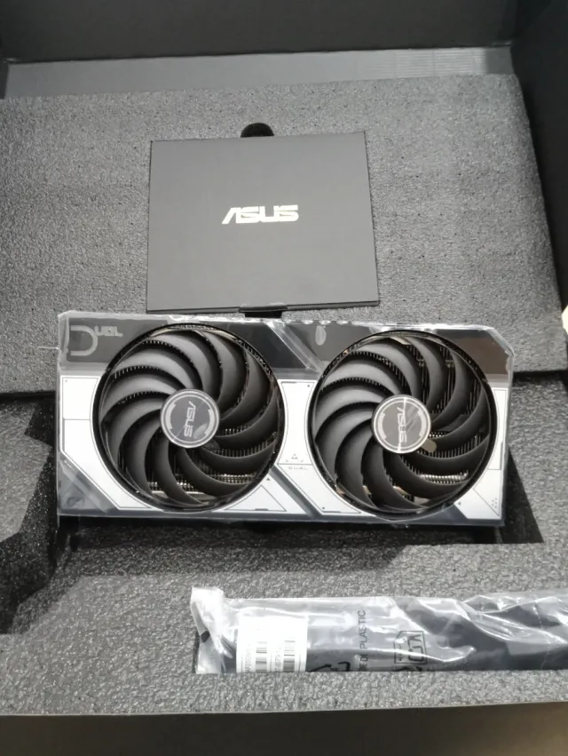 ASUS GeForce RTX5070 DUAL OC 12GB GDDR7