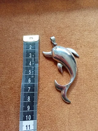 Colgante antiguo de delfín