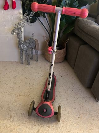 Patinete Globber 3 ruedas rosa. Funcionan luces
