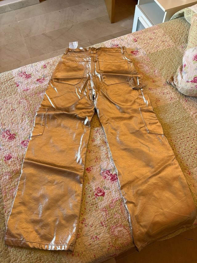 Pantalones plateados cargo