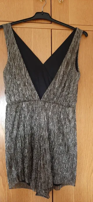 Mono corto fiesta mujer dorado.