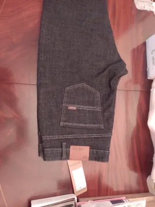 Pantalones vestir y vaquero beige y negro