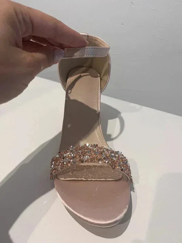 Sandalias de tacón doradas