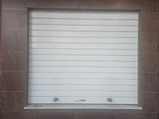 Persiana enrollable de aluminio