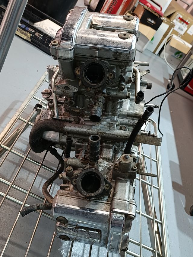 Motor Hyosung Aquila 650 Carburación