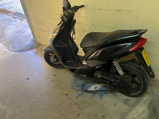 Moto Yamaha Jog RR Negra