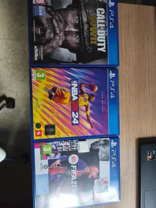 Consola Sony PS4 Negra 500GB con caja + juegos