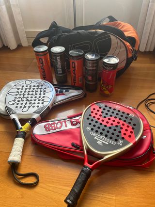 Bolsa pádel, 2 raquetas y botes de pelotas
