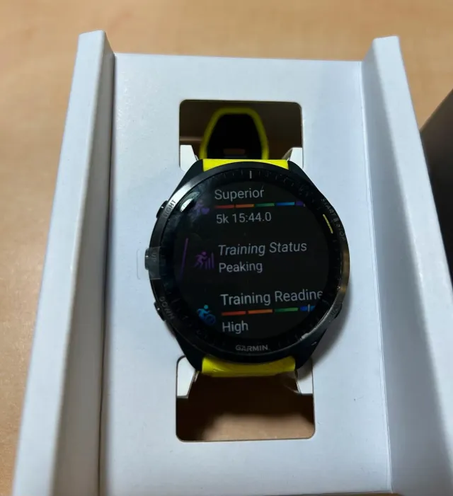 Garmin Forerunner 965 Amarillo