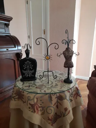 Maniquí expositor bisutería