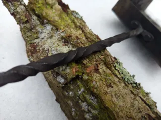 Raccoglitore di ceneri forgiato a mano