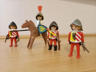 Playmobil caballero y escuderos