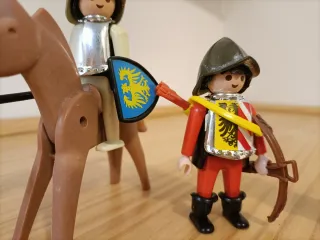 Playmobil caballero y escuderos