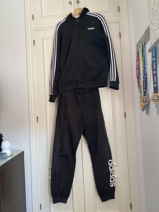 Conjunto Adidas Negro con Cremallera