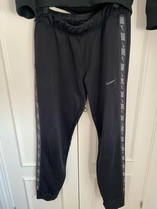 Conjunto Nike Sudadera y Pantalón Negro