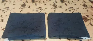 2 Tovaglie floreali blu con bordo bianco in pizzo