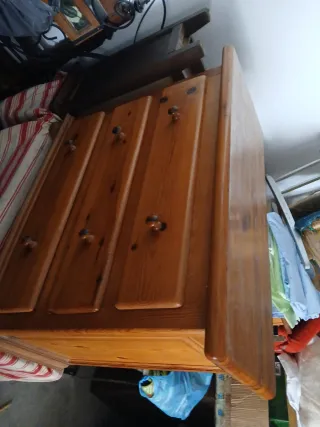 Cómoda de pino con 3 cajones