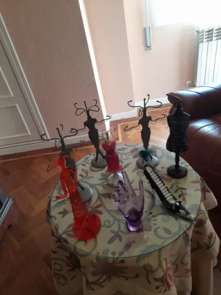 8 expositores de bisutería maniquí