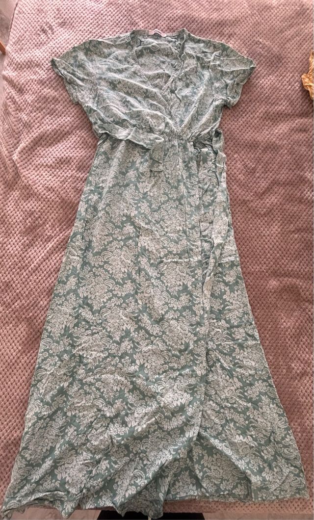 Vestido largo cruzado floral verde y blanco