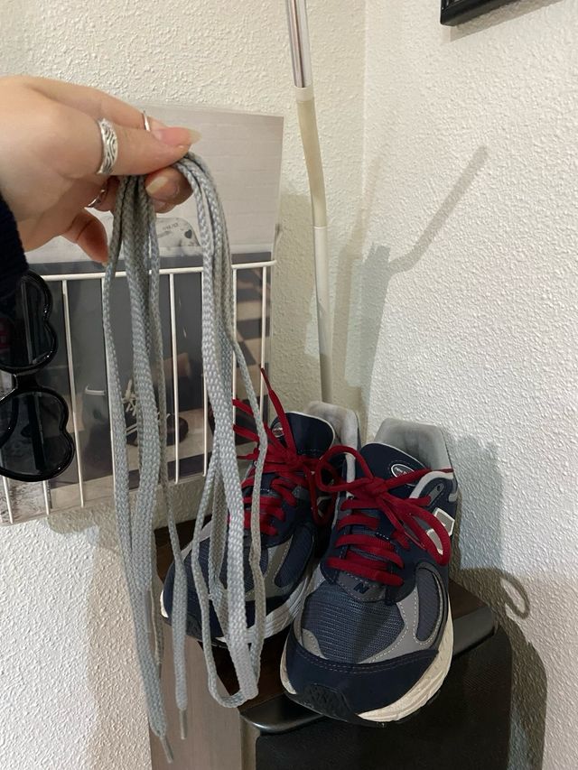 New Balance 2002R Azul Gris Borgoña 36