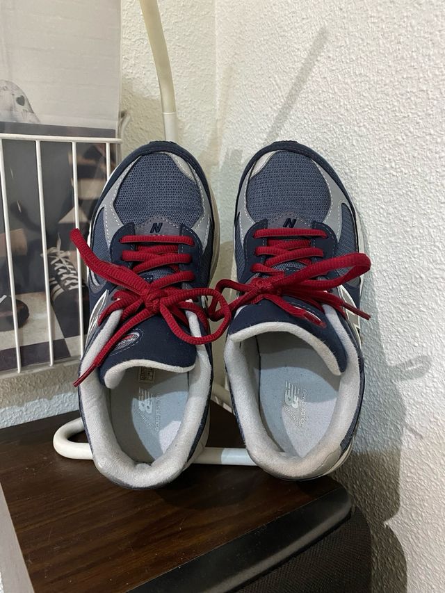 New Balance 2002R Azul Gris Borgoña 36