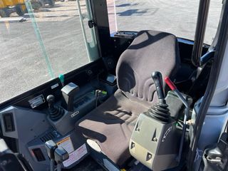 Mini excavadora Takeuchi TB23R