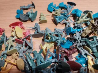 Lotti di soldatini 1/72 vari