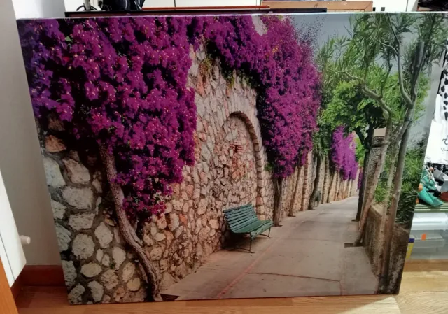 Lienzo Decorativo Piedra y Flores Moradas,