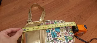 Niña. Mochila y diademas para niña