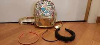 Niña. Mochila y diademas para niña