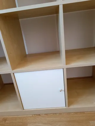 Estantería modular de madera Kallax. IKEA.