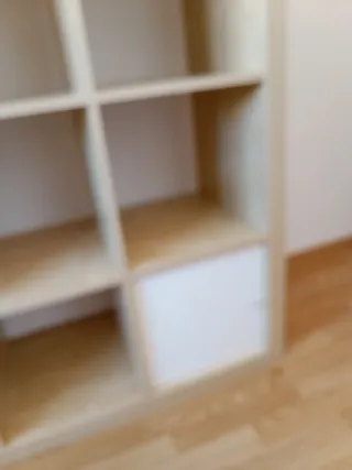 Estantería modular de madera Kallax. IKEA.