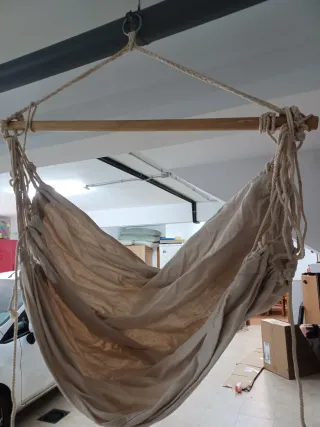 Hamaca colgante beige tela y madera