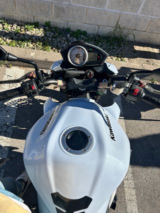 Kawasaki Z750 Blanca
