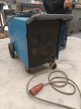 Máquina Soldar MIG-MAG y Electrodo