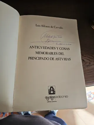Libro Antiguo: Antigüedades y Cosas Memorables