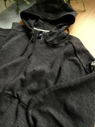 Sudadera Adidas con capucha y cremallera Talla S
