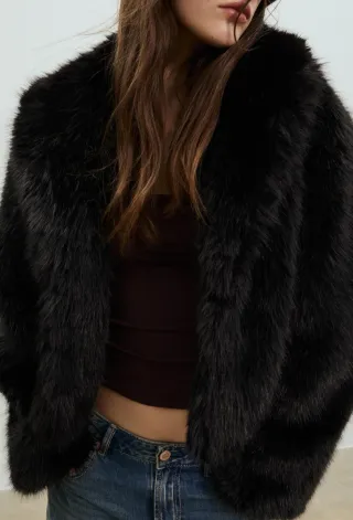 Cazadora pelo negra Stradivarius